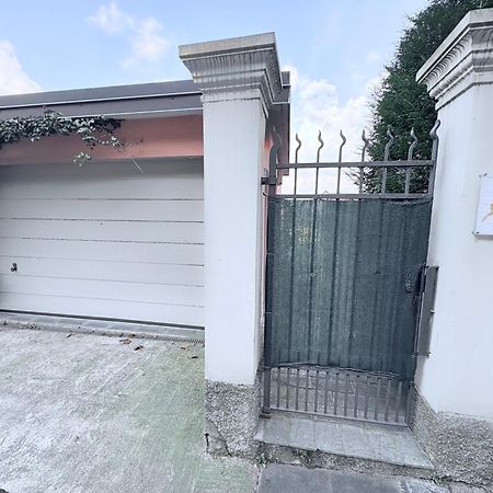 I D'A Charming Penthouse - Lake View- Como- House-130 Mt-2 Double Bedrooms And 2 Double Bathrooms A Spacious Living Room-Full Equipped Kitchen-Private Garden And Terrace-Private Covered Parking Eksteriør bilde