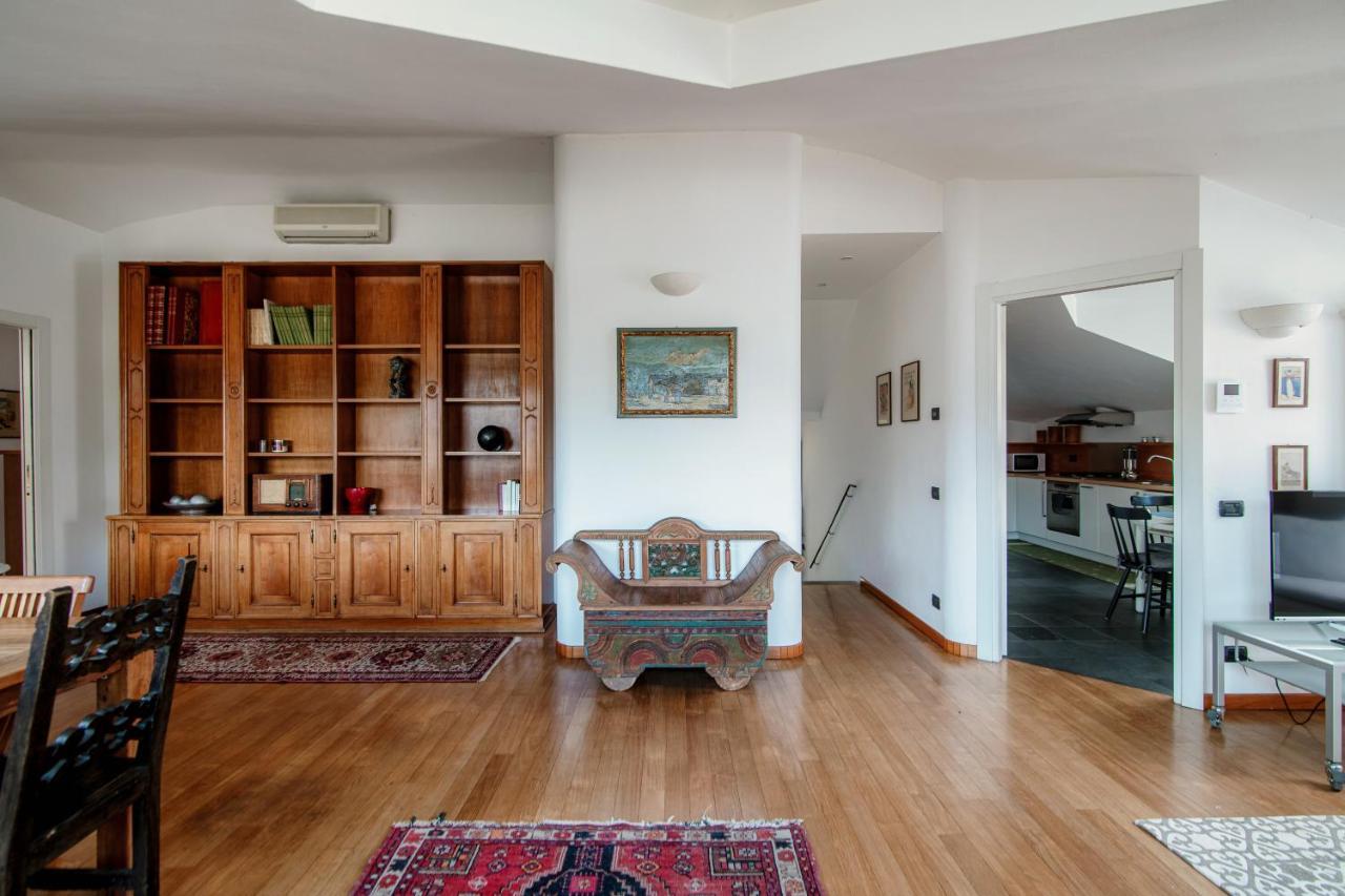 I D'A Charming Penthouse - Lake View- Como- House-130 Mt-2 Double Bedrooms And 2 Double Bathrooms A Spacious Living Room-Full Equipped Kitchen-Private Garden And Terrace-Private Covered Parking Eksteriør bilde