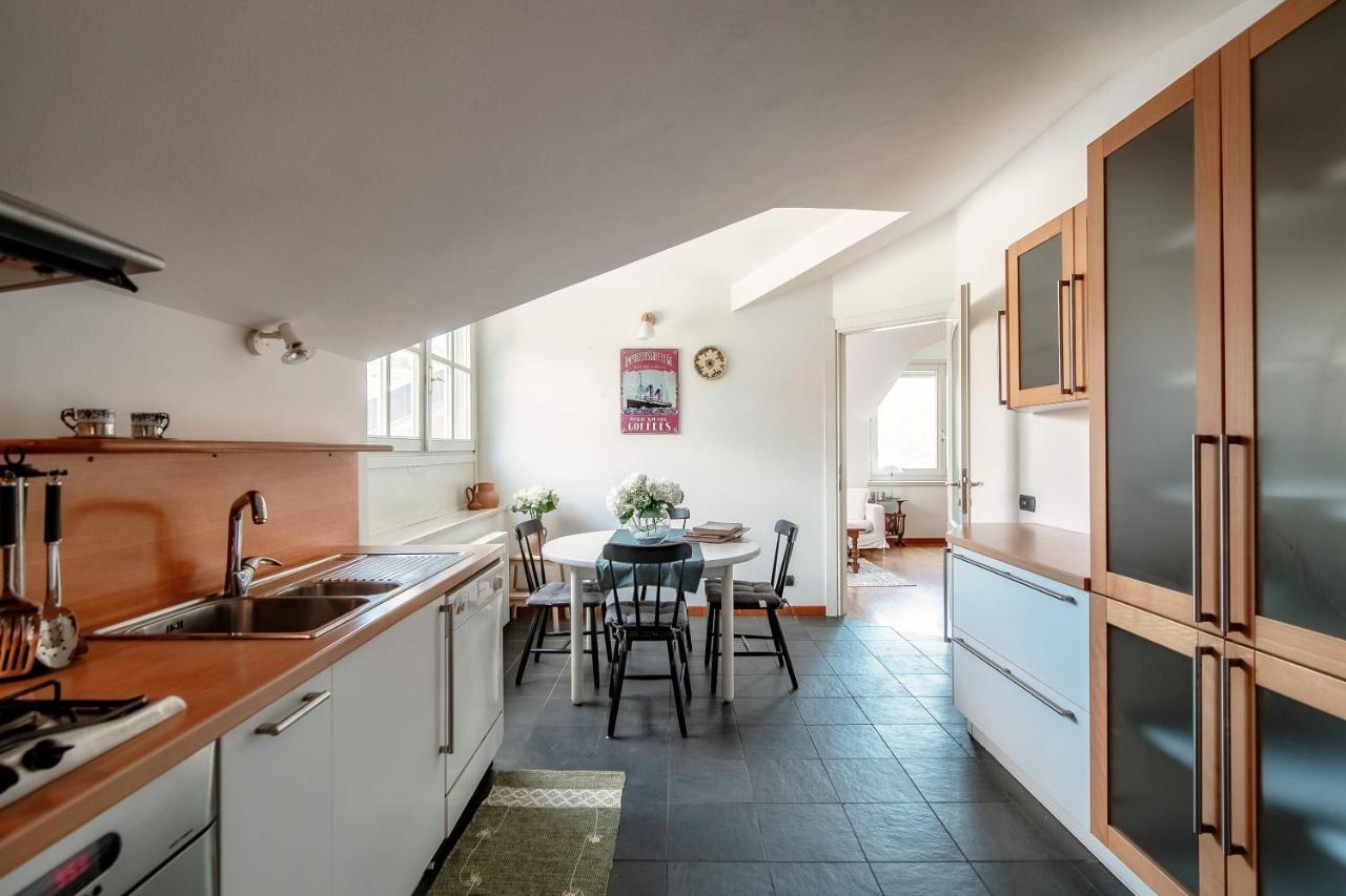 I D'A Charming Penthouse - Lake View- Como- House-130 Mt-2 Double Bedrooms And 2 Double Bathrooms A Spacious Living Room-Full Equipped Kitchen-Private Garden And Terrace-Private Covered Parking Eksteriør bilde