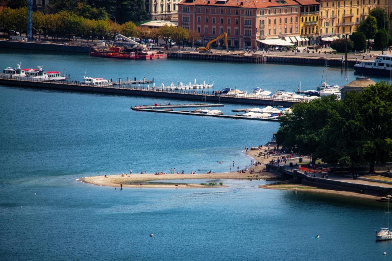 I D'A Charming Penthouse - Lake View- Como- House-130 Mt-2 Double Bedrooms And 2 Double Bathrooms A Spacious Living Room-Full Equipped Kitchen-Private Garden And Terrace-Private Covered Parking Eksteriør bilde
