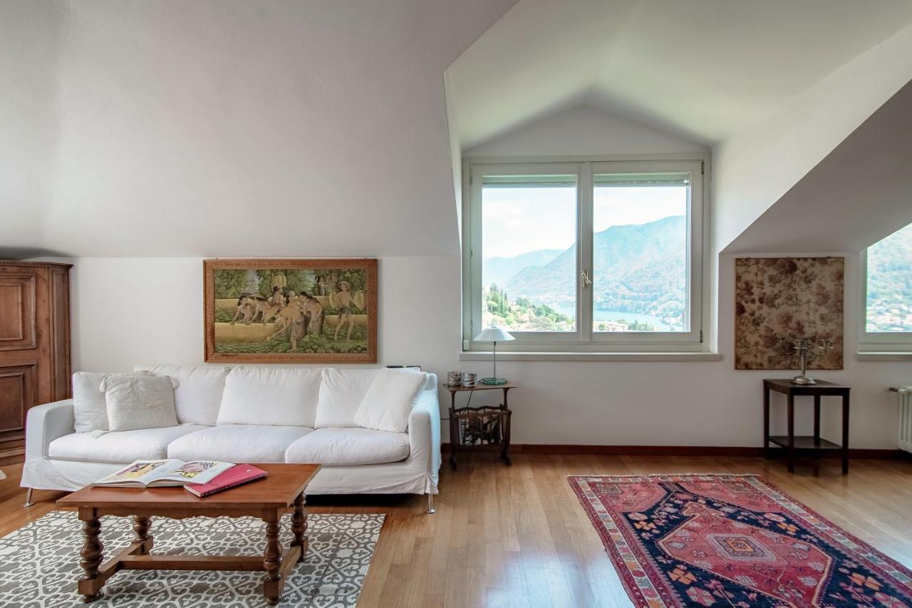 I D'A Charming Penthouse - Lake View- Como- House-130 Mt-2 Double Bedrooms And 2 Double Bathrooms A Spacious Living Room-Full Equipped Kitchen-Private Garden And Terrace-Private Covered Parking Eksteriør bilde